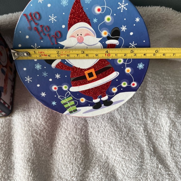 SET OF 2 CHRISTMAS CONTAINERS- 1 TIN/ 1 CARDBOARD - Picture 4 of 10